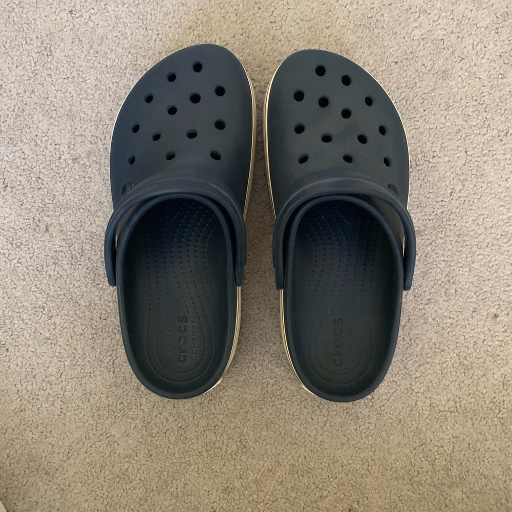 navy blue platform crocs - Picture 4 of 4